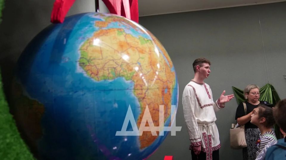 «Милее нет на свете края». Выставку ко Дню России открыли в краеведческом музее «Милее нет на свете края». Выставку ко Дню России открыли в краеведческом музее