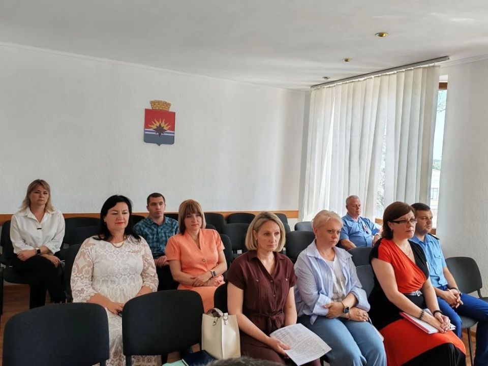 Внеочередное заседание Торезского городского совета Внеочередное заседание Торезского городского совета
