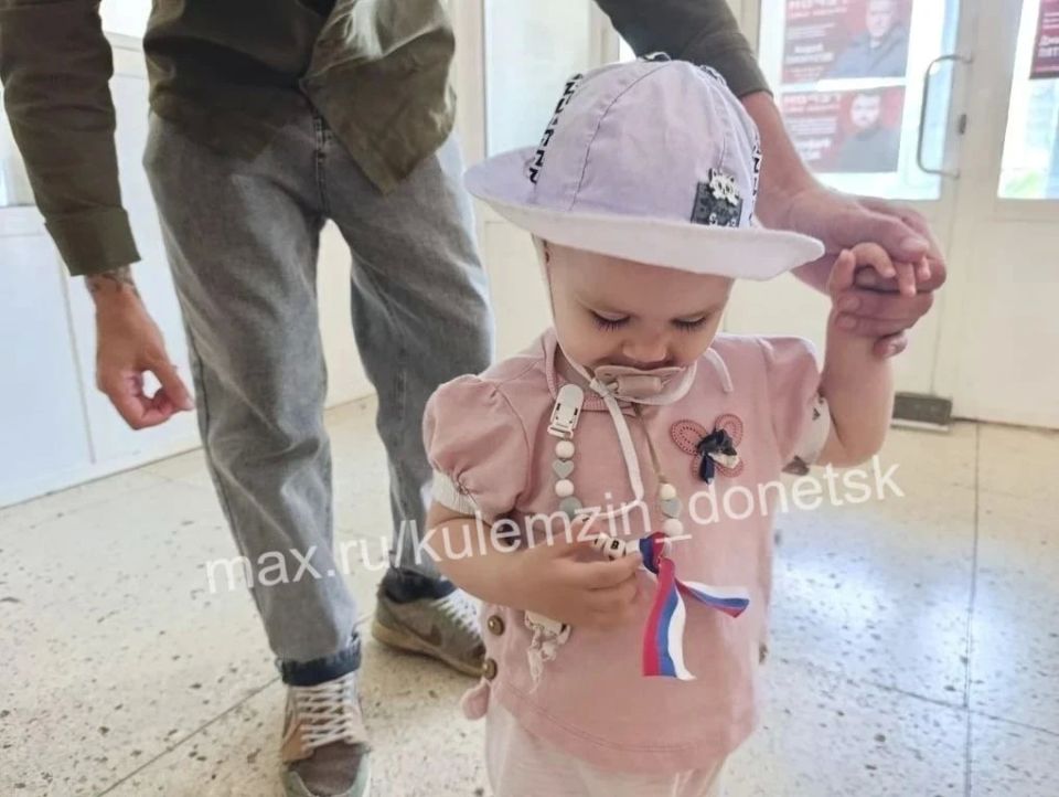 Алексей Кулемзин: Под флагом России: Акция активистов объединила горожан перед праздником Алексей Кулемзин: Под флагом России: Акция активистов объединила горожан перед праздником