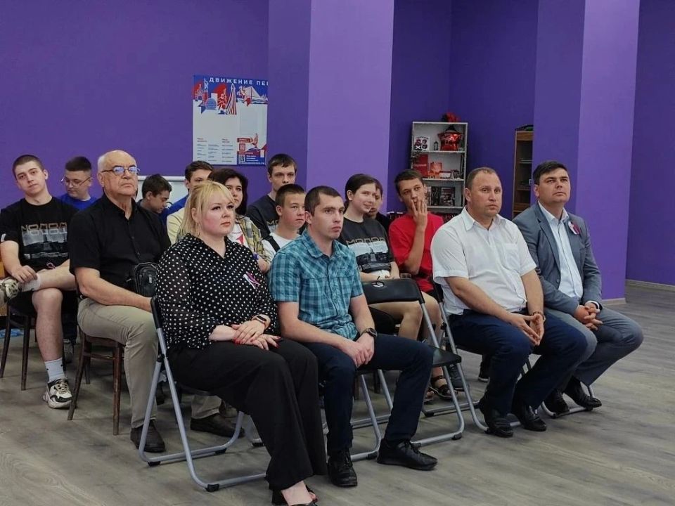В преддверии Дня России под эгидой Российского военно-исторического общества принял участие в специальном показе лекции Председателя Российского военно-исторического общества Владимира Ростиславовича Мединского... В преддверии Дня России под эгидой Российского военно-исторического общества принял участие в специальном показе лекции Председателя Российского военно-исторического общества Владимира Ростиславовича Мединского...