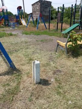 Денис Зубов: Администрацией городского округа Иловайск выполнены работы по покосу травы на территории детской площадки по ул. Пролетарская