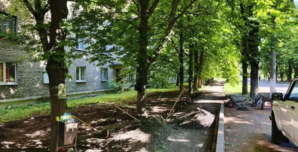 Хабаровский край обустроит остановку на улице Ленина в Дебальцево