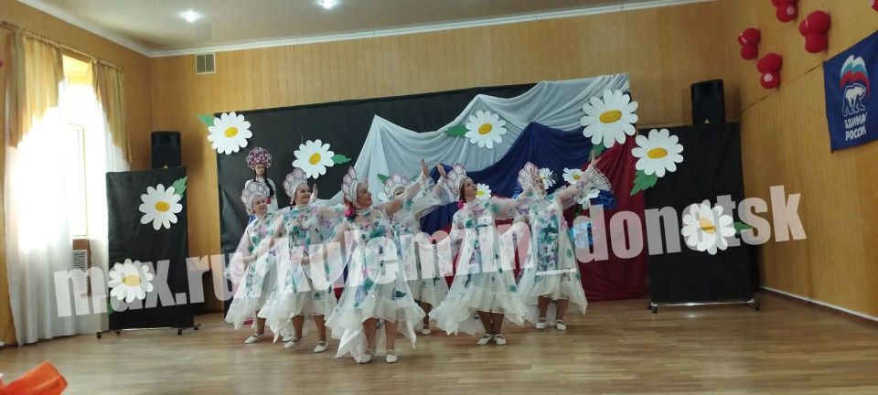 Сегодня во Дворце культуры «Смолянка», в рамках проекта «Культура малой родины» партии «Единая Россия», состоялся праздничный концерт «Русские напевы», посвященный Дню России Сегодня во Дворце культуры «Смолянка», в рамках проекта «Культура малой родины» партии «Единая Россия», состоялся праздничный концерт «Русские напевы», посвященный Дню России
