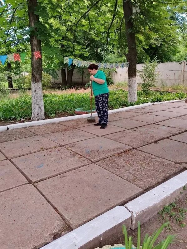 Елена Рязанцева: В Пролетарском внутригородском районе прошла традиционная акция "Чистый четверг" в рамках проекта "Городская среда" Елена Рязанцева: В Пролетарском внутригородском районе прошла традиционная акция "Чистый четверг" в рамках проекта "Городская среда"