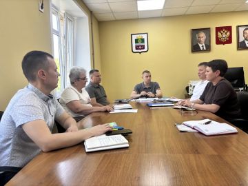 Врип главы муниципального образования Старобешевский муниципальный округ Алексей Черкашин провел оперативное совещание, на котором обсудили ключевые вопросы округа