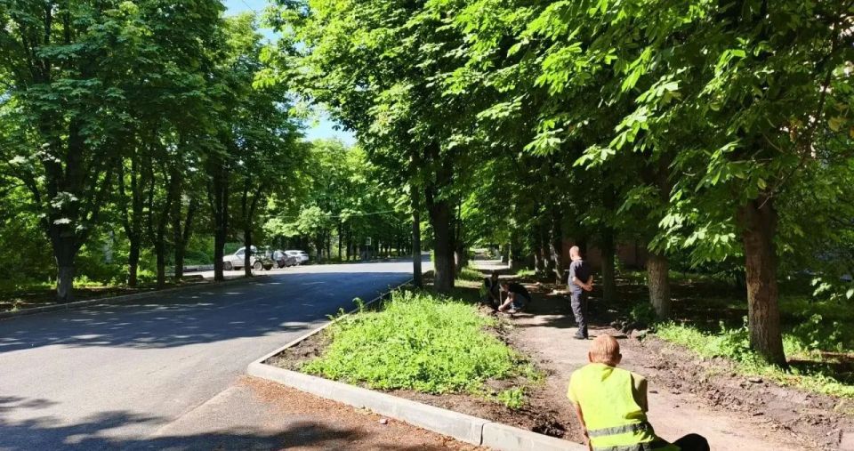 Хабаровский край обустроит остановку на улице Ленина в Дебальцево Хабаровский край обустроит остановку на улице Ленина в Дебальцево
