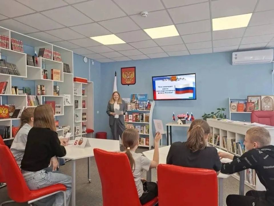 В преддверии Дня России в клубе села Бирюки прошёл исторический круиз под названием «Страницы истории великой державы» В преддверии Дня России в клубе села Бирюки прошёл исторический круиз под названием «Страницы истории великой державы»