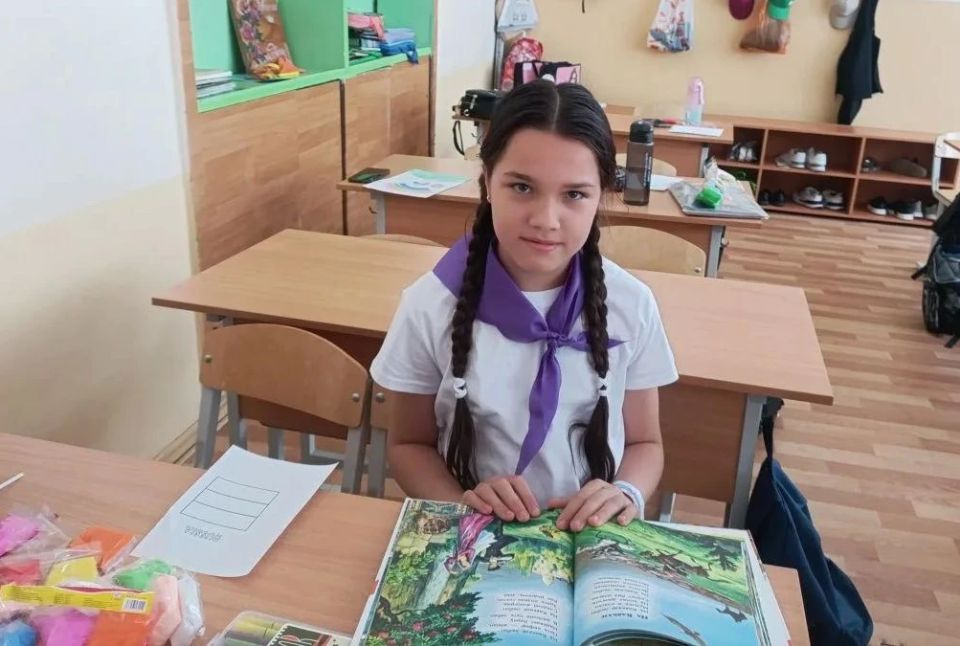В рамках Года единства народов России сотрудник библиотеки-филиала №1 подготовила и провела для детей пришкольного лагеря «Рассвет» ГБОУ "Школа № 5 г.о. Дебальцево» познавательный час «Тайны народов России» В рамках Года единства народов России сотрудник библиотеки-филиала №1 подготовила и провела для детей пришкольного лагеря «Рассвет» ГБОУ "Школа № 5 г.о. Дебальцево» познавательный час «Тайны народов России»