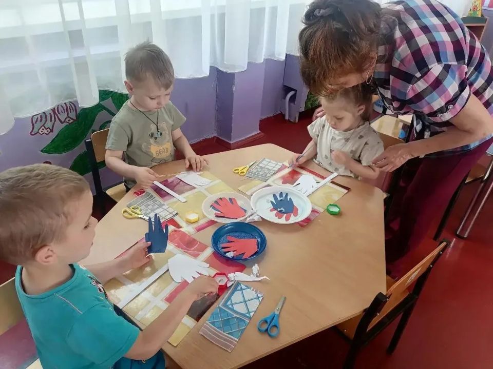 Наталья Бегуненко: В дошкольных учреждениях Петровского района прошли праздничные мероприятия, приуроченные к празднованию Дня России Наталья Бегуненко: В дошкольных учреждениях Петровского района прошли праздничные мероприятия, приуроченные к празднованию Дня России