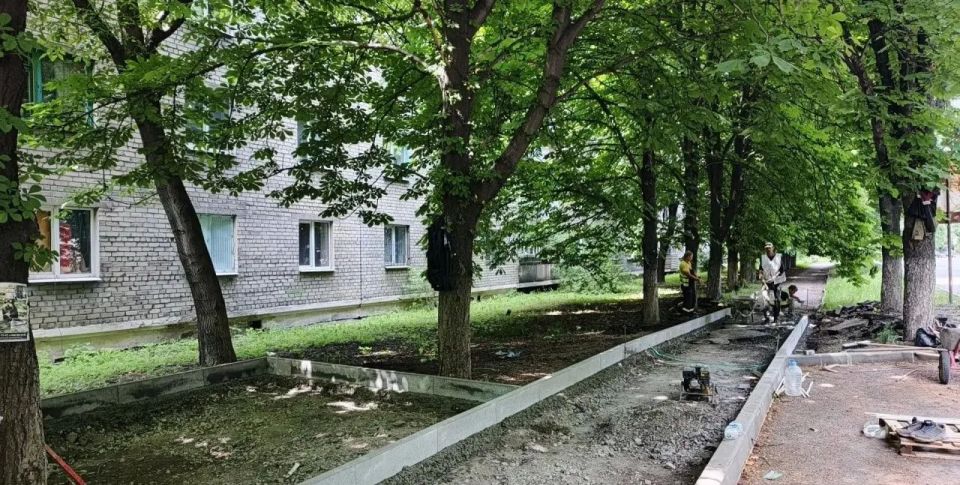 Хабаровский край обустроит остановку на улице Ленина в Дебальцево Хабаровский край обустроит остановку на улице Ленина в Дебальцево