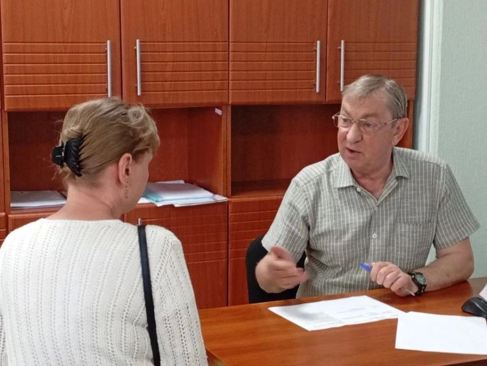 Провел традиционный личный прием в администрации Ясиноватой Провел традиционный личный прием в администрации Ясиноватой