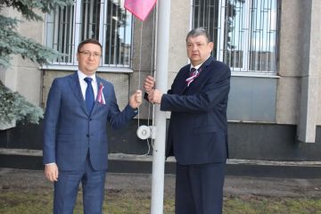 Иван Приходько: 12 июня в Горловке прошло торжественное мероприятие, посвященное государственному празднику — Дню России, в ходе которого был поднят российский триколор