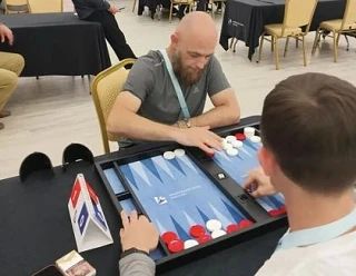 Ветераны из ДНР представили регион на турнире «Нарды без границ» в Ставрополе Ветераны из ДНР представили регион на турнире «Нарды без границ» в Ставрополе