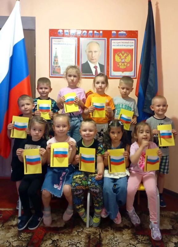 12 июня — особенный день для нашей страны, День России! Это праздник единства, мира и свободы, который объединяет всех нас 12 июня — особенный день для нашей страны, День России! Это праздник единства, мира и свободы, который объединяет всех нас