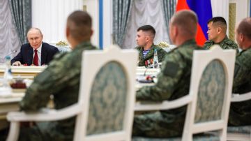 Российские войска в зоне СВО продвигаются вперед каждый день, постепенно берут под контроль новые территории, заявил президент РФ Владимир Путин