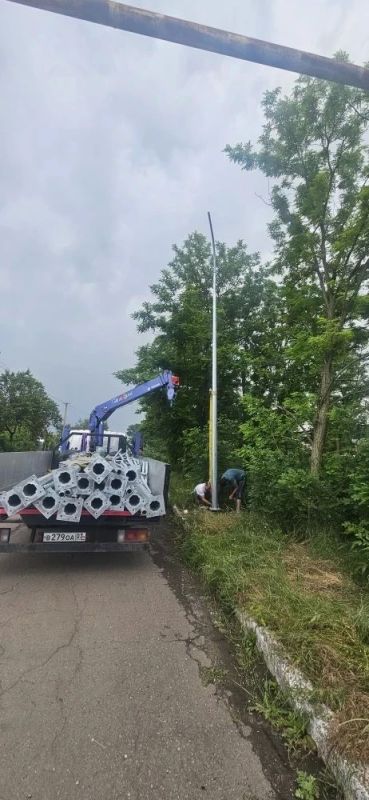 В селах Старобешевского округа продолжается установка альтернативного освещения В селах Старобешевского округа продолжается установка альтернативного освещения