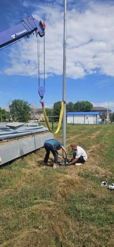 В селах Старобешевского округа продолжается установка альтернативного освещения В селах Старобешевского округа продолжается установка альтернативного освещения