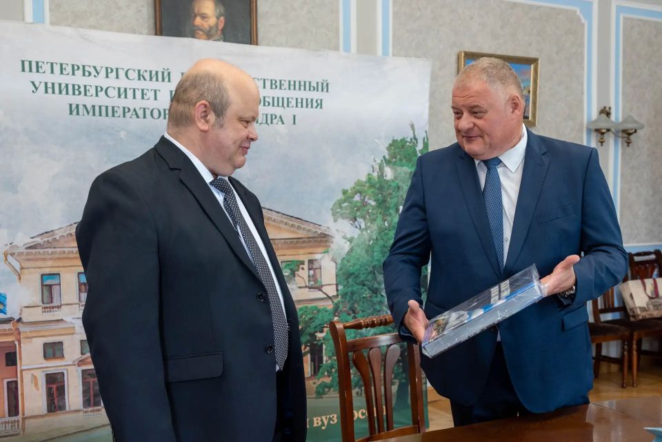 ПГУПС и Донецкий РАНИМИ подписали соглашение о сотрудничестве ПГУПС и Донецкий РАНИМИ подписали соглашение о сотрудничестве