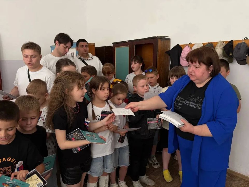 Денис Зубов: Поздравляем с Днём России! Денис Зубов: Поздравляем с Днём России!
