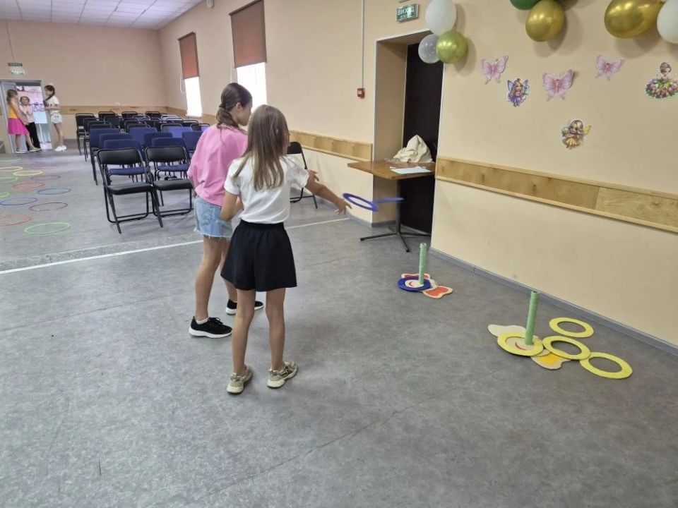 День восьмой на пришкольной площадке «Солнышко» в Портовском был посвящён Дню России! День восьмой на пришкольной площадке «Солнышко» в Портовском был посвящён Дню России!