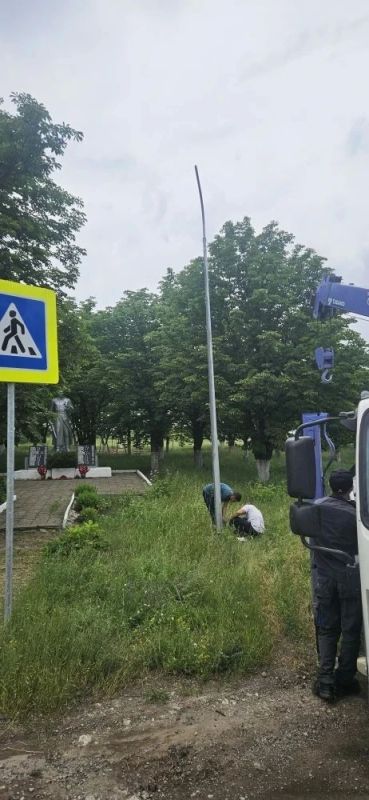 В селах Старобешевского округа продолжается установка альтернативного освещения В селах Старобешевского округа продолжается установка альтернативного освещения