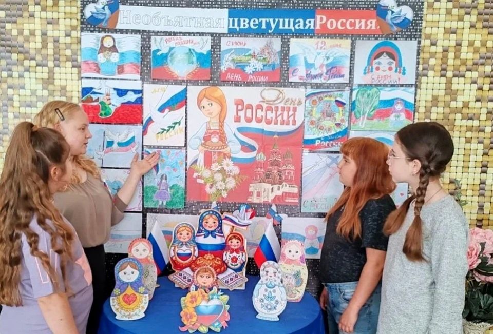 Как уместить в один лист бумаги величие целой страны? Оказывается, очень просто — нужно просто нарисовать её сердцем Как уместить в один лист бумаги величие целой страны? Оказывается, очень просто — нужно просто нарисовать её сердцем