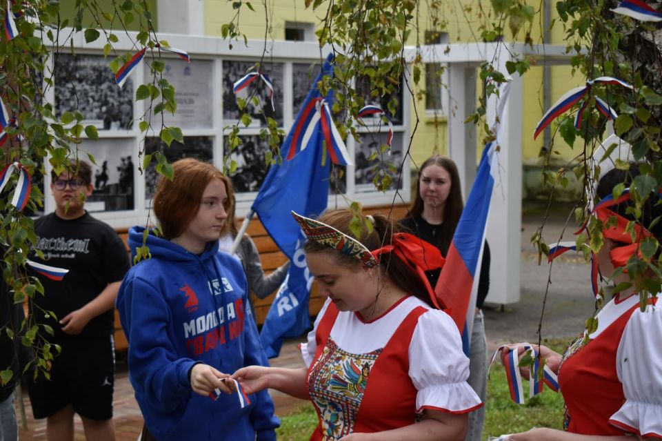 В Амвросиевке прошла акция «Единство народов» В Амвросиевке прошла акция «Единство народов»