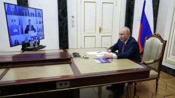 Президент России Владимир Путин провел совещание по вопросам социально-экономического развития воссоединенных субъектов Российской Федерации – Донецкой и Луганской народных республик, Запорожской и Херсонской областей