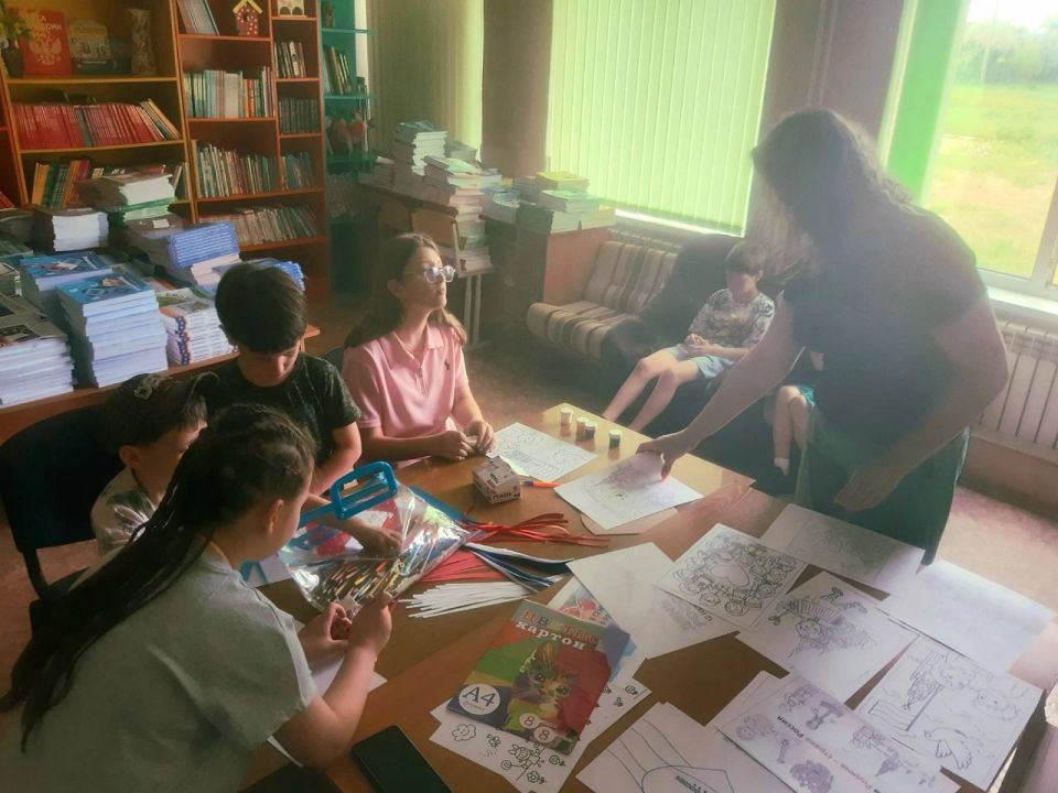 Яркий день в Мелекино в преддверии Дня России Яркий день в Мелекино в преддверии Дня России