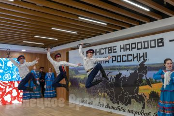 Три пирога, три ребра, сыр на желудке: осетинские блюда стали популярными на Фестивале кухонь народов России