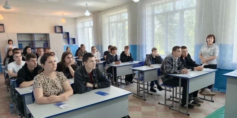 КАДРЫ РЕШАЮТ ВСЁ: ФИЛИАЛ «ЕНАКИЕВОТЕПЛОСЕТЬ» ПРЕЗЕНТОВАЛ СТУДЕНТАМ ТЕХНИКУМА ПЕРСПЕКТИВЫ СТАБИЛЬНОЙ РАБОТЫ НА ПРЕДПРИЯТИИ КАДРЫ РЕШАЮТ ВСЁ: ФИЛИАЛ «ЕНАКИЕВОТЕПЛОСЕТЬ» ПРЕЗЕНТОВАЛ СТУДЕНТАМ ТЕХНИКУМА ПЕРСПЕКТИВЫ СТАБИЛЬНОЙ РАБОТЫ НА ПРЕДПРИЯТИИ
