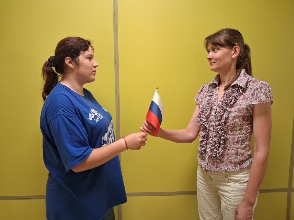 Молодёжка Новоазовска поздравила детей с Днём России! Молодёжка Новоазовска поздравила детей с Днём России!