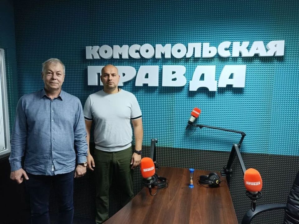 Эдуард Басурин: Сегодня воскресенье, и в 19:00, приглашаю вас на новый эфир авторской программы "Басурин отвечает!" на радио "Комсомольская правда-Новороссия"