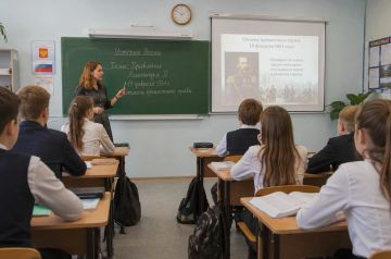 Срок обучения в российских школах менять не будут