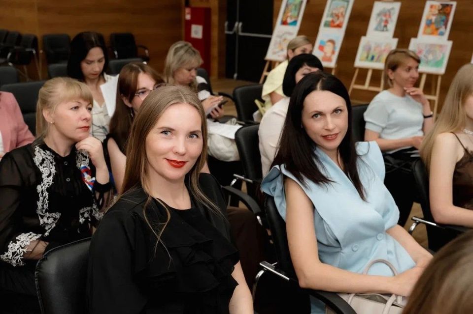 Екатерина Мартьянова: Женщины Донбасса формируют будущее! Стратегическая сессия открыла новые горизонты развития Екатерина Мартьянова: Женщины Донбасса формируют будущее! Стратегическая сессия открыла новые горизонты развития