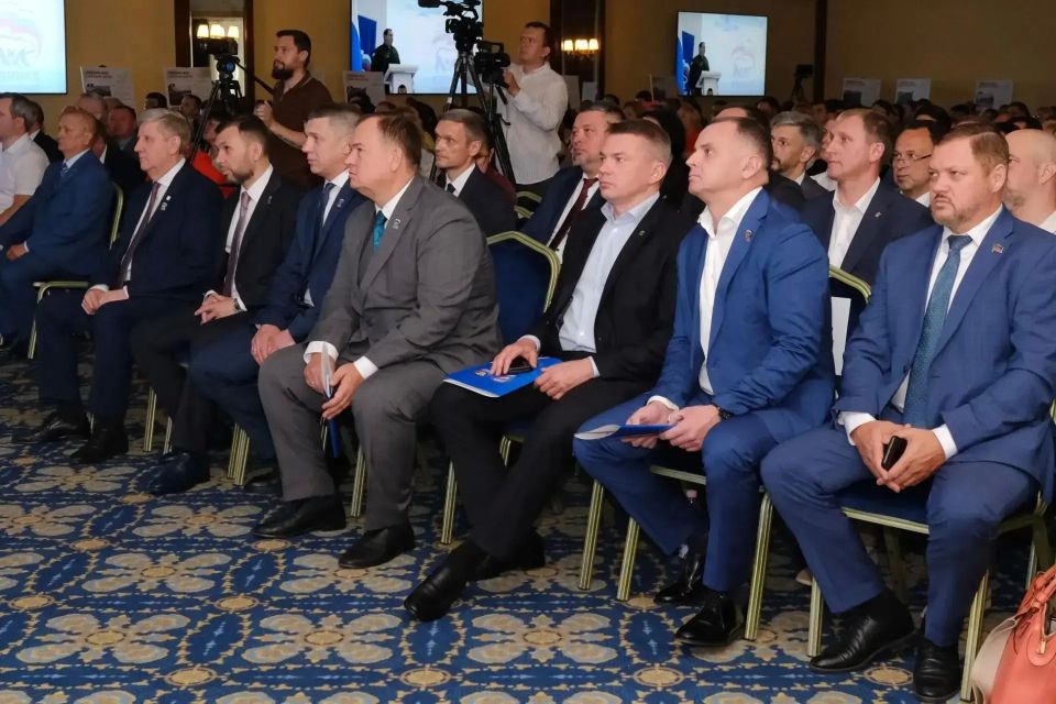 Делегаты от Шахтерского отделения приняли участие в VI Конференции Донецкого реготделения Партии «Единая Россия» Делегаты от Шахтерского отделения приняли участие в VI Конференции Донецкого реготделения Партии «Единая Россия»