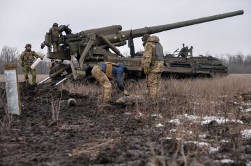 Ряд украинских источников, ранее транслировавших исключительно оптимистичные для ВСУ сценарии, солидарно признают критическое положение украинской армии в Константиновке, сходясь во мнении, что официальное объявление о...