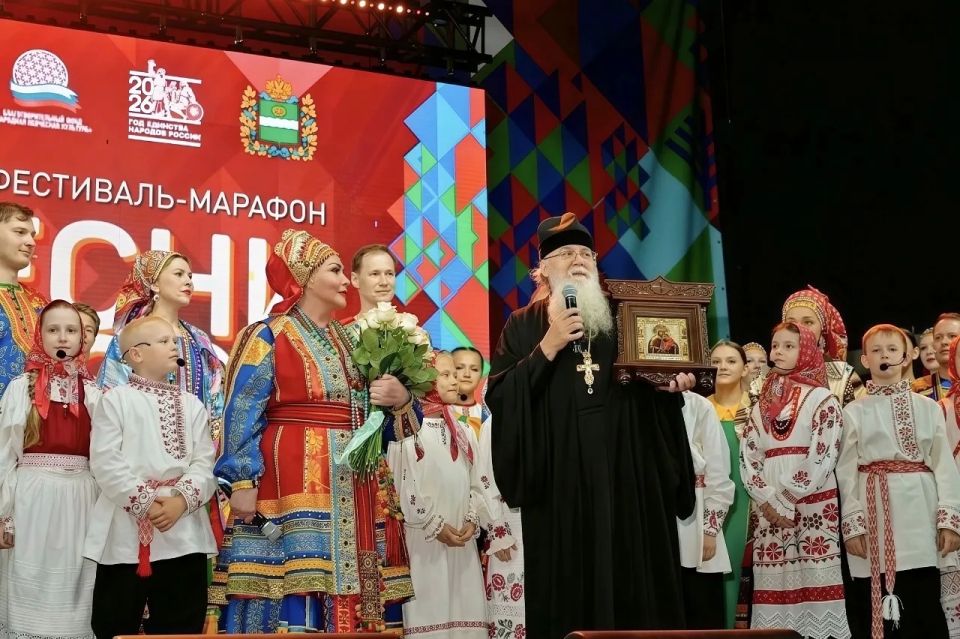 Песни России. Первая веха в летописи ХХ юбилейного Всероссийского фестиваля-марафона «Песни России», в котором в нынешнем году впервые участвует ансамбль песни и танца «Донбасс»: завершились выступления в городах Калужской... Песни России. Первая веха в летописи ХХ юбилейного Всероссийского фестиваля-марафона «Песни России», в котором в нынешнем году впервые участвует ансамбль песни и танца «Донбасс»: завершились выступления в городах Калужской...
