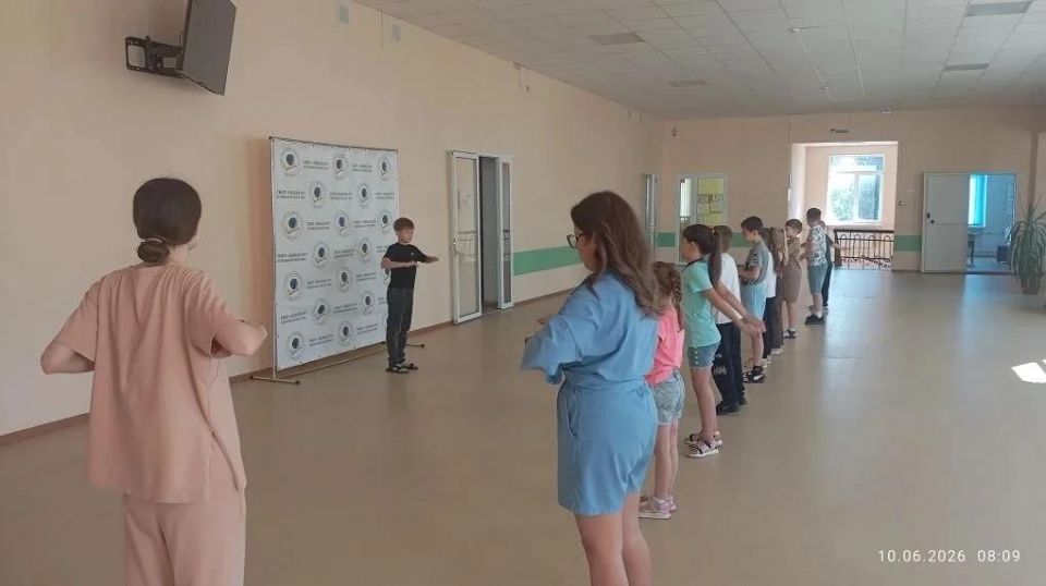 Алло, мы ищем таланты!. Ярким и творческим получился день пятницы на пришкольной досуговой площадке в школе № 7. Здесь прошел День талантов Алло, мы ищем таланты!. Ярким и творческим получился день пятницы на пришкольной досуговой площадке в школе № 7. Здесь прошел День талантов