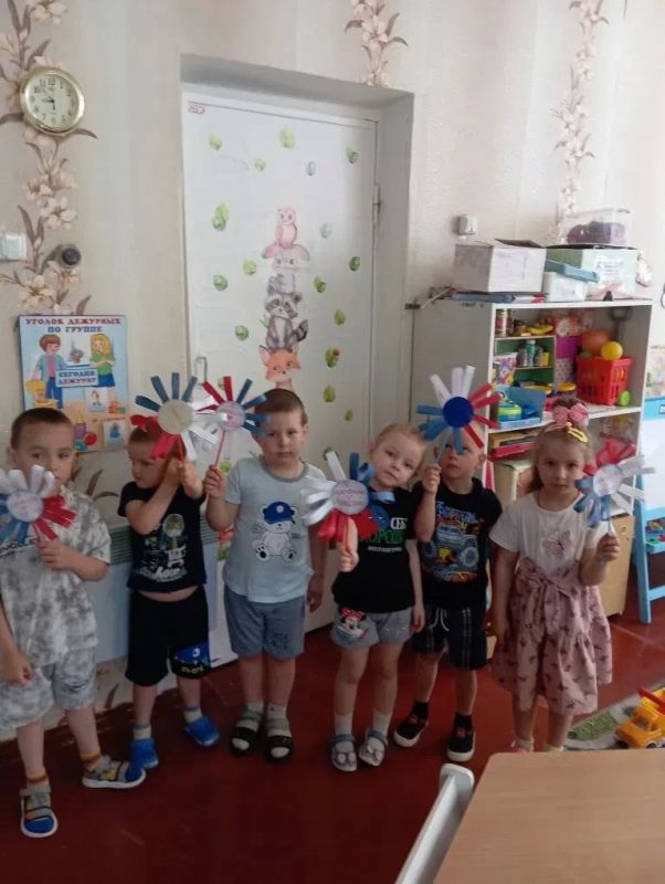В детских садах Докучаевска царила атмосфера патриотизма и творчества! В детских садах Докучаевска царила атмосфера патриотизма и творчества!