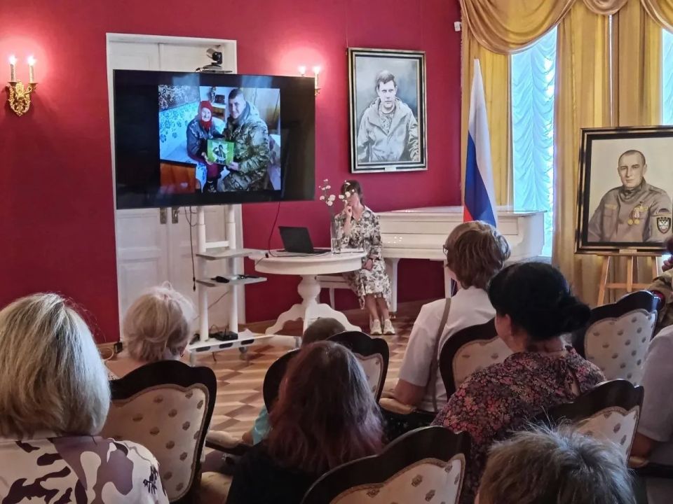 11 июня - ко Дню России и в год единства народов России Донецкий республиканский художественный музей, при поддержке Министерства культуры ДНР, представил гостям и жителям Углича (Ярославская обл.) выставочный проект ... 11 июня - ко Дню России и в год единства народов России Донецкий республиканский художественный музей, при поддержке Министерства культуры ДНР, представил гостям и жителям Углича (Ярославская обл.) выставочный проект ...