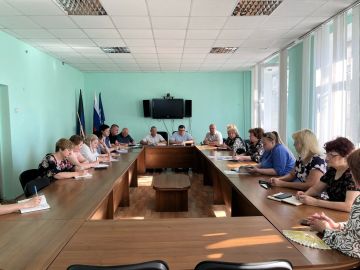 Сегодня, 15 июня 2026 года, состоялось аппаратное совещание с начальниками структурных подразделений Администрации Новоазовского муниципального округа, территориальных подразделений министерств и ведомств ДНР, а также с...