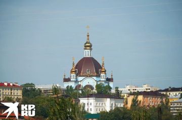 Вид на центральную часть Мариуполя и центральные проходные «Азовстали»