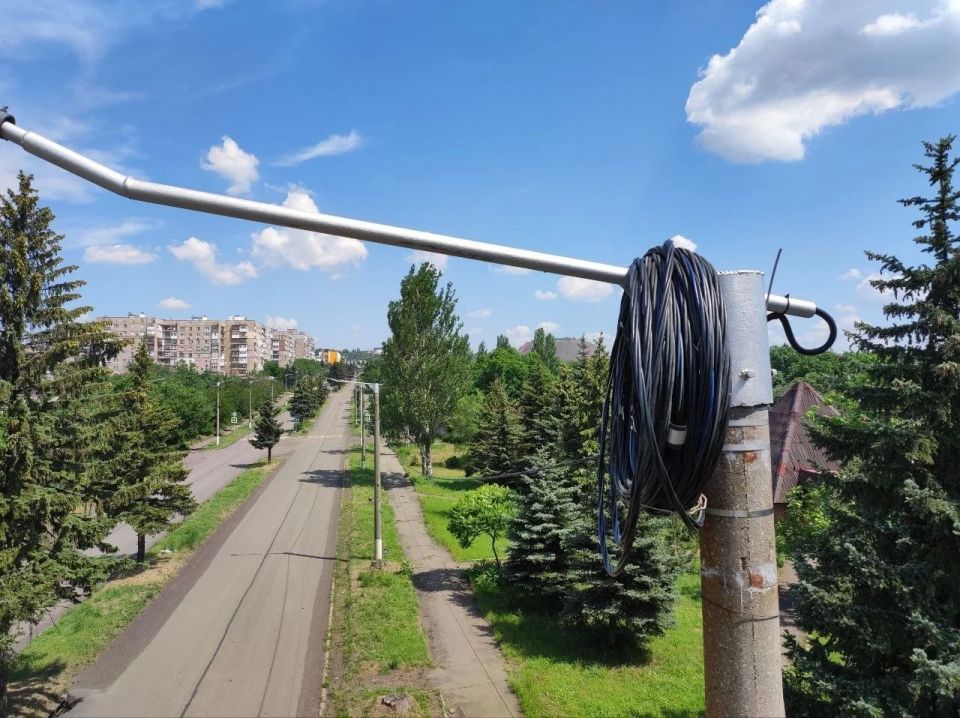 В Снежном восстановлено уличное освещение на улице Ленина В Снежном восстановлено уличное освещение на улице Ленина