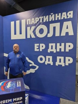 Таймураз Арсоев: Поздравляю депутата Волновахского муниципального совета Донецкой Народной Республики от партии «Единая Россия» Давыденко Владимира Валентиновича с Днём рождения!