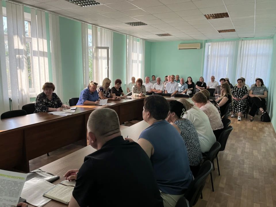 Сегодня, 15 июня 2026 года, состоялось аппаратное совещание с начальниками структурных подразделений Администрации Новоазовского муниципального округа, территориальных подразделений министерств и ведомств ДНР, а также с... Сегодня, 15 июня 2026 года, состоялось аппаратное совещание с начальниками структурных подразделений Администрации Новоазовского муниципального округа, территориальных подразделений министерств и ведомств ДНР, а также с...