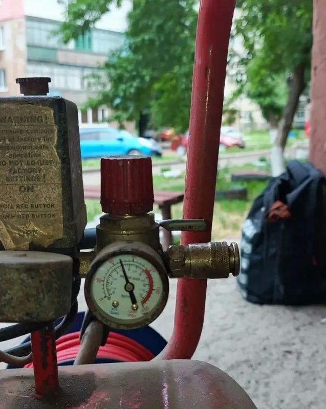 Снежнянский филиал Единого регионального фонда по управлению многоквартирными домами продолжает систематическую работу по поддержанию состояния жилого фонда в городском округе Снежнянский филиал Единого регионального фонда по управлению многоквартирными домами продолжает систематическую работу по поддержанию состояния жилого фонда в городском округе