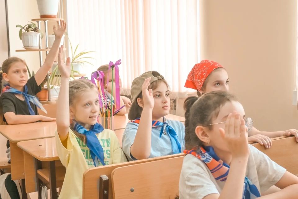 Празднуем День России с молодёжью! Празднуем День России с молодёжью!