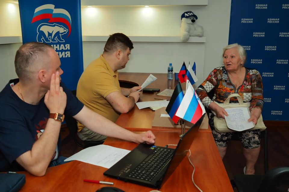 В общественной приёмной единороссов нашли ответы на самые сложные вопросы В общественной приёмной единороссов нашли ответы на самые сложные вопросы