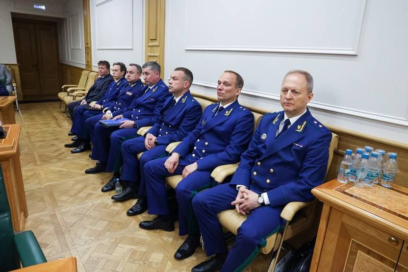 Александр Волошин: #работа_в_СФ. Сегодня в Совете Федерации прошло совместное заседание трёх комитетов: по конституционному законодательству и государственному строительству, по обороне и безопасности, а также по... Александр Волошин: #работа_в_СФ. Сегодня в Совете Федерации прошло совместное заседание трёх комитетов: по конституционному законодательству и государственному строительству, по обороне и безопасности, а также по...